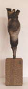 Weibliche Knospe - Ton auf glasiertem Sockel - Hhe 52,5 cm